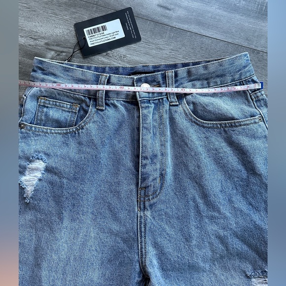 PRETTYLITTLETHING Petite Light Blue Wash Ripped Long Leg Straight Jeans - US 6 - Picture 8 of 12